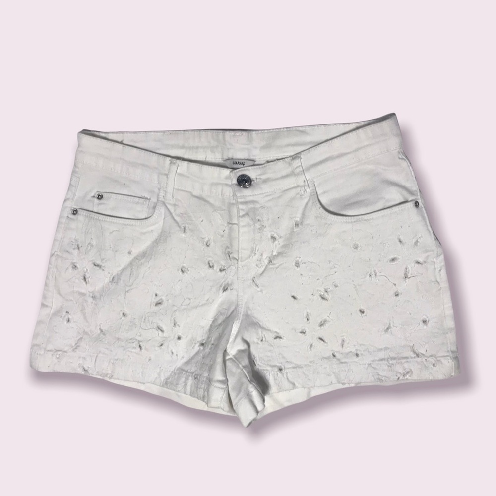 🌟SALE 2/$10.00‼️ CURVY COUTURE Women’s White Floral Pattern Jean Shorts Size 28